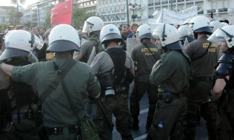 «Μένουμε Ευρώπη»: Επεισόδια και προσαγωγές στη συγκέντρωση