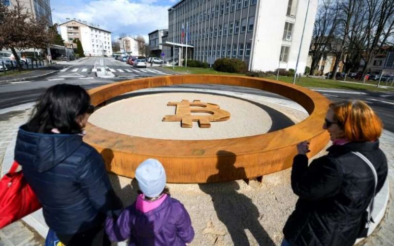 Η Σλοβενία εξυμνεί την τεχνολογία Blockchain με ανέγερση μνημείου