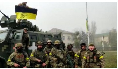 Οι Ρώσοι αποχώρησαν από τη Χερσώνα- Υψώθηκε ουκρανική σημαία