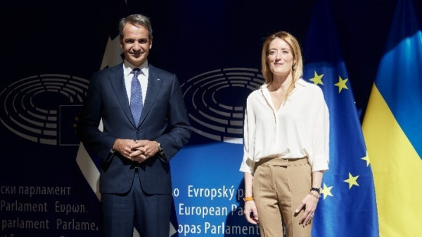 Τα ελληνικά συγχαρητήρια της Μέτσολα στον Μητσοτάκη