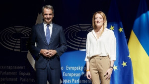 Τα ελληνικά συγχαρητήρια της Μέτσολα στον Μητσοτάκη