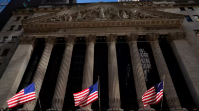 Συγκρατημένη άνοδος στη Wall Street εν όψει εκλογών και πληθωρισμού