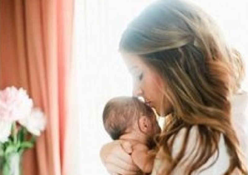 10 πράγματα που κάθε νέα μαμά πρέπει να λέει στον εαυτό της κάθε μέρα