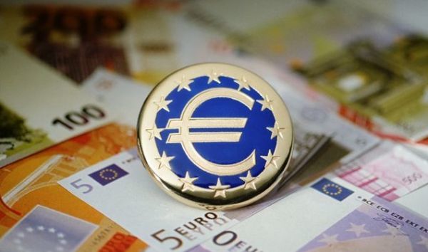 Eurostat: Αμετάβλητο στα 15,4 δισ. το εμπορικό ισοζύγιο στην Ευρωζώνη