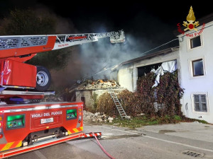 Ένοικοι αυτοανατινάχτηκαν στη διάρκεια έξωσης στην Ιταλία: Νεκροί τρεις αστυνομικοί - Δέκα τραυματίες