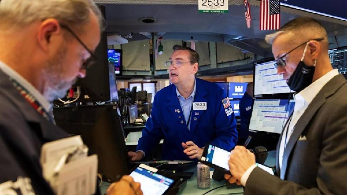 Με απώλειες ολοκληρώθηκε η εβδομάδα για τη Wall Street