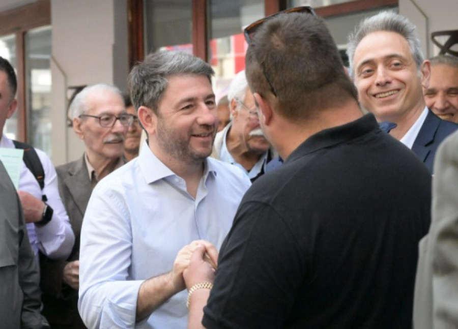 Aνδρουλάκης: Χιλιάδες αγρότες υπό ομηρία κι ευάλωτοι στην κλιματική αλλαγή