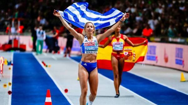 Φίλια πυρά στον Τσίπρα για τα συγχαρητήρια στην Παπαχρήστου