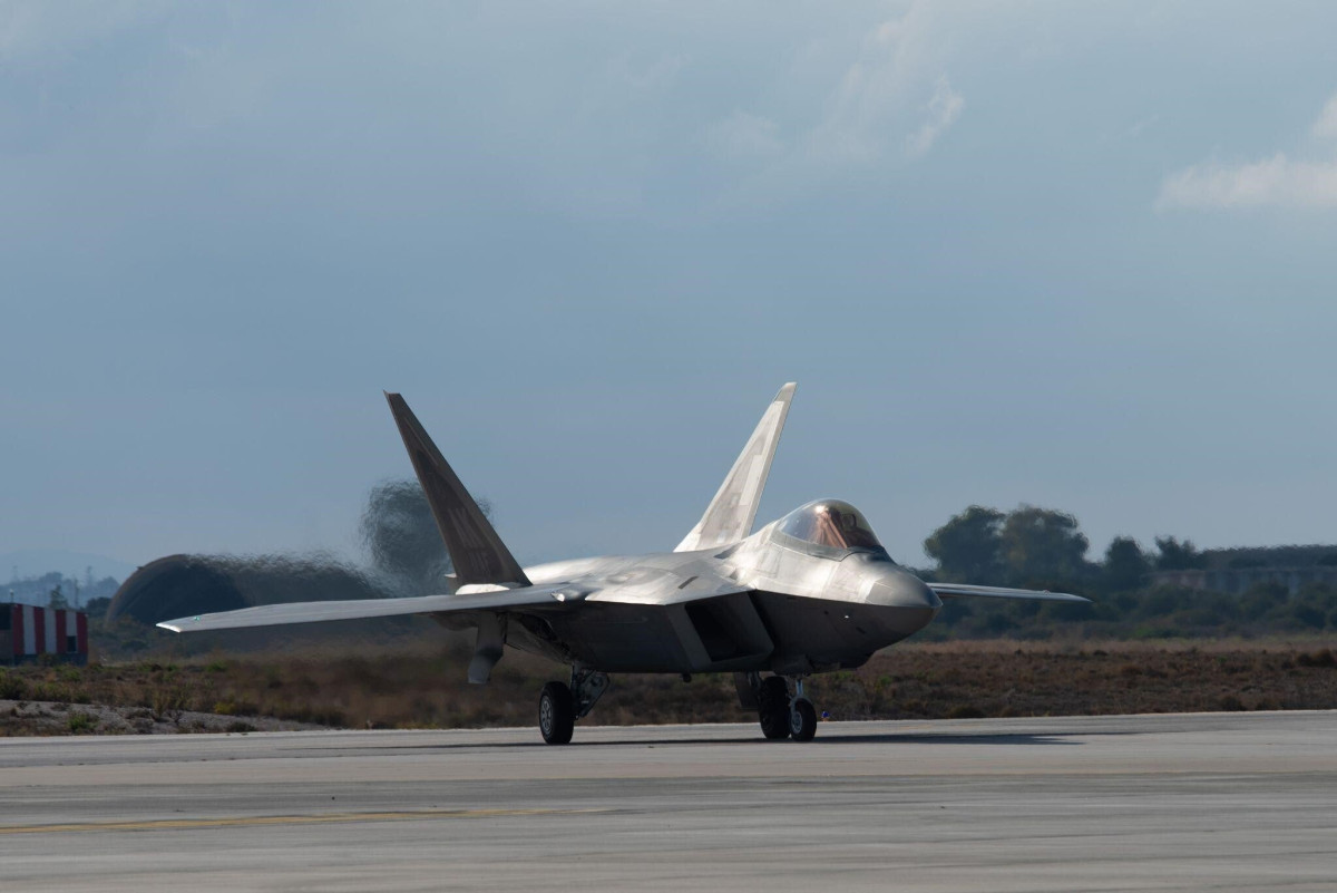 ΗΠΑ: Ξεκινά η μεταφορά μαχητικών stealth F-22 προς τη Μέση Ανατολή