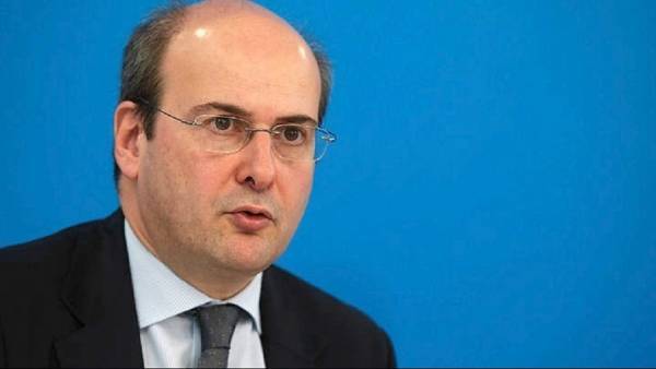 Χατζηδάκης: Δραστικές απλουστεύσεις τον Φεβρουάριο για αιολικά και φωτοβολταϊκά