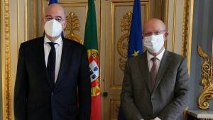 Δένδιας: Διερευνητικές επαφές μόνο με βάση το Διεθνές Δίκαιο