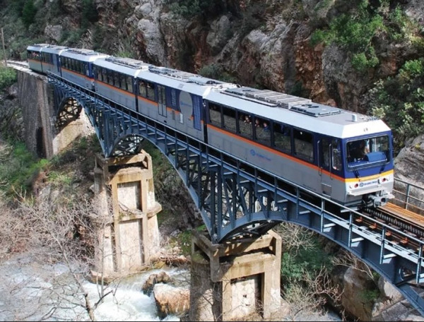 Εκτός λειτουργίας ο Οδοντωτός: Παραμένουν τα προβλήματα στη γραμμή Διακοπτό – Καλάβρυτα
