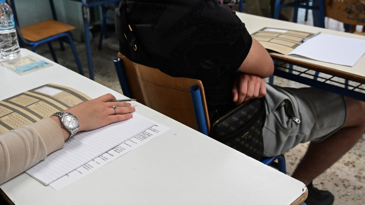 Στην «μάχη» των Πανελλαδικών εξετάσεων οι μαθητές - Τα μηνύματα του πολιτικού κόσμου