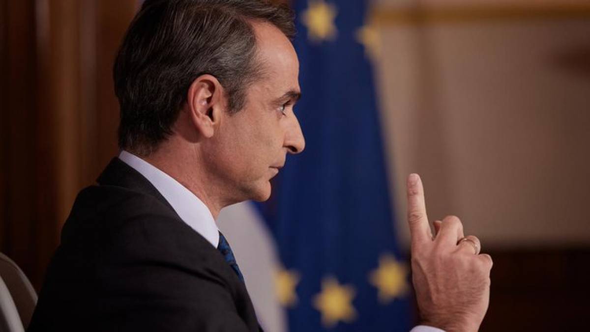 Διπλή αύξηση κατώτατου μισθού το 2022 και νέα στρατηγική πανδημίας