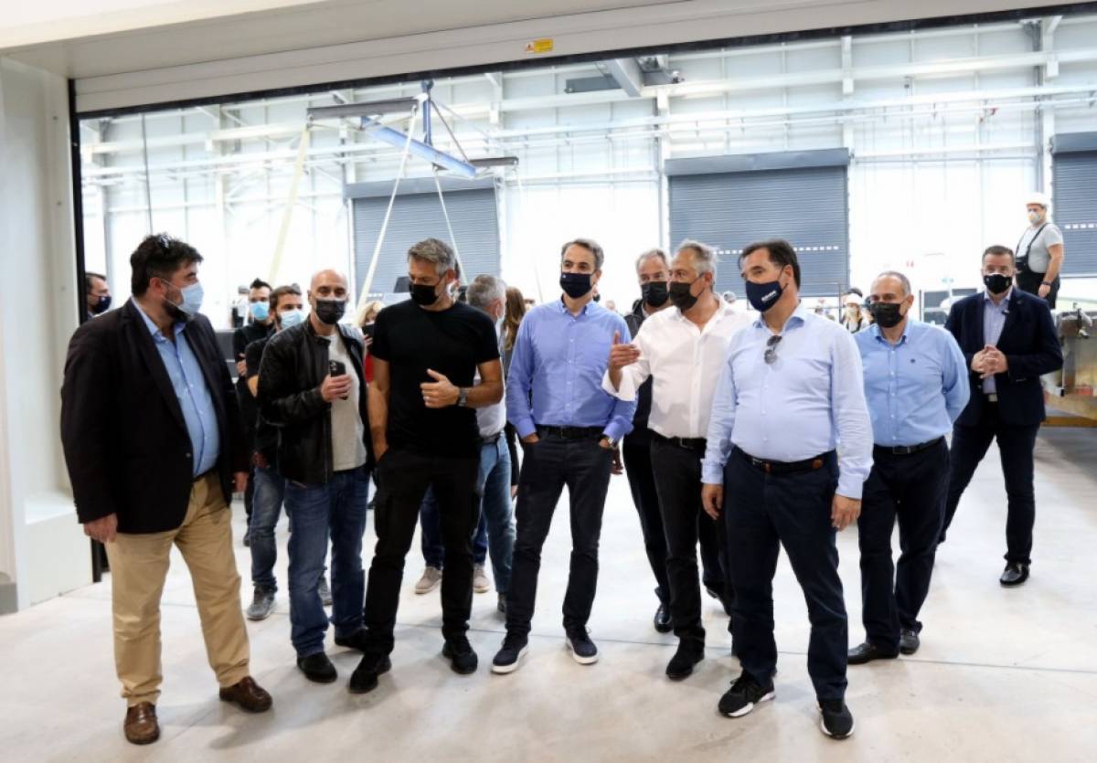 Στις εγκαταστάσεις της Technohull Μητσοτάκης και Γεωργιάδης