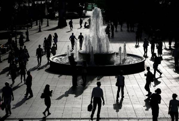 Δημοσκόπηση: Η αξιολόγηση της κυβέρνησης-Διχάζει το lockdown