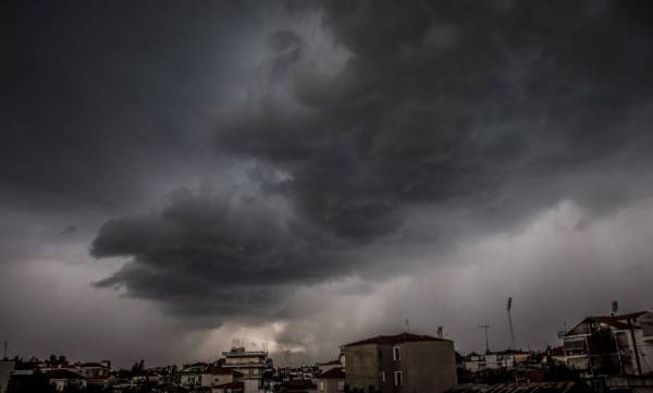 Βροχές και καταιγίδες σε ολόκληρη τη χώρα-Πέφτει η θερμοκρασία