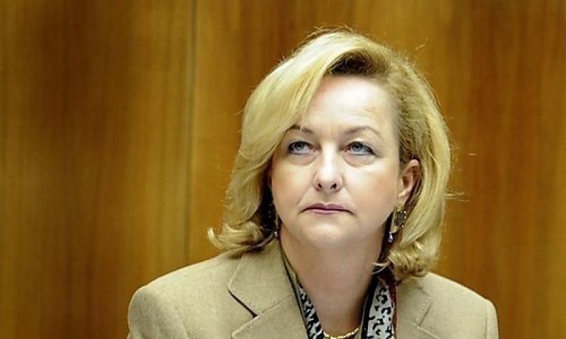 Αντικρουόμενες δηλώσεις από την Φέκτερ