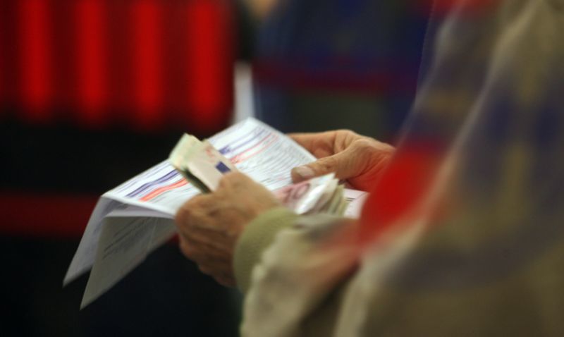 "Παγώνουν" για το δεύτερο εξάμηνο οι χρεώσεις για το τέλος ανανεώσιμων πηγών ενέργειας