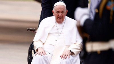 Στο νοσοκομείο με λοίμωξη του αναπνευστικού ο Πάπας Φραγκίσκος