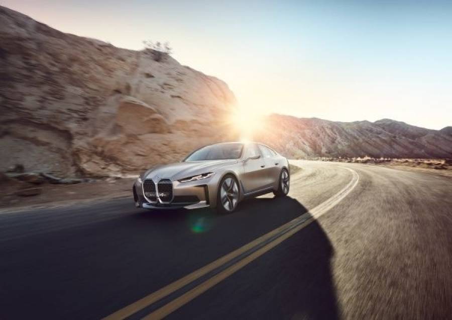 Ξεκινάει η παραγωγή της BMW i4, του νέου ηλεκτρικού της βαυαρικής φίρμας