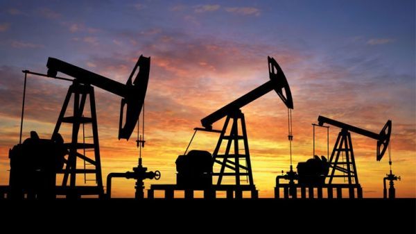 «Ράλι» 12% για το αργό, πτώση για τον χρυσό