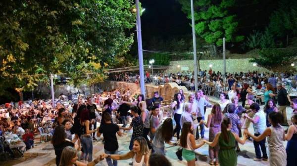 Βατόπουλος: Ίσως πρέπει να τεθεί ζήτημα απαγόρευσης για τα πανηγύρια
