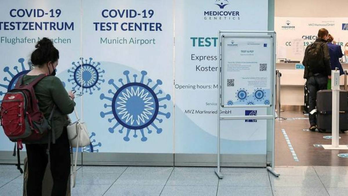 Η μετάλλαξη Όμικρον είναι στην Ευρώπη- «Θωράκιση» με αυστηρά μέτρα