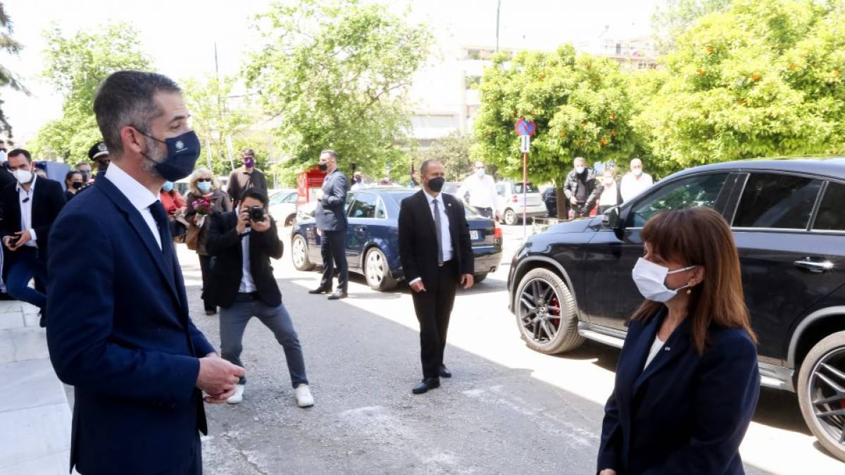 Η Σακελλαροπούλου τίμησε τα θύματα της πανδημίας
