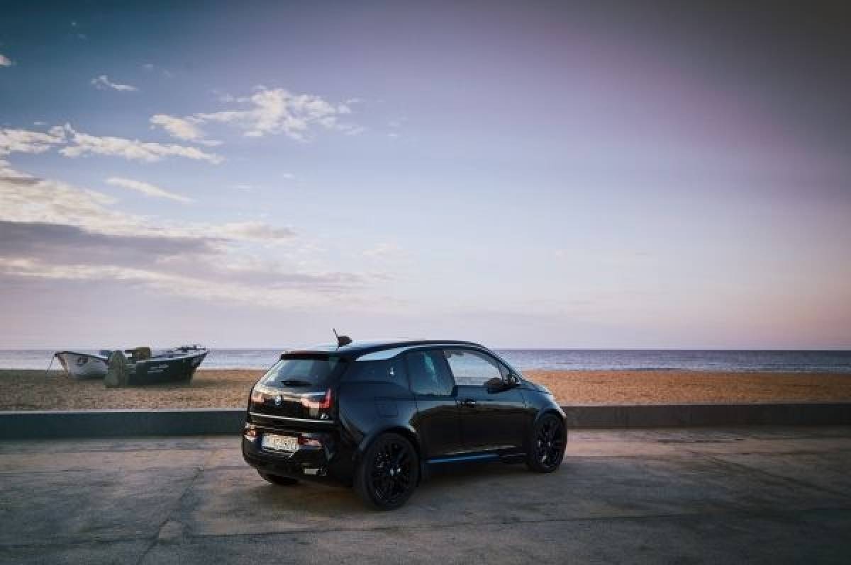 Το ηλεκτρικό της BMW που πουλάει σαν ζεστό ψωμί!
