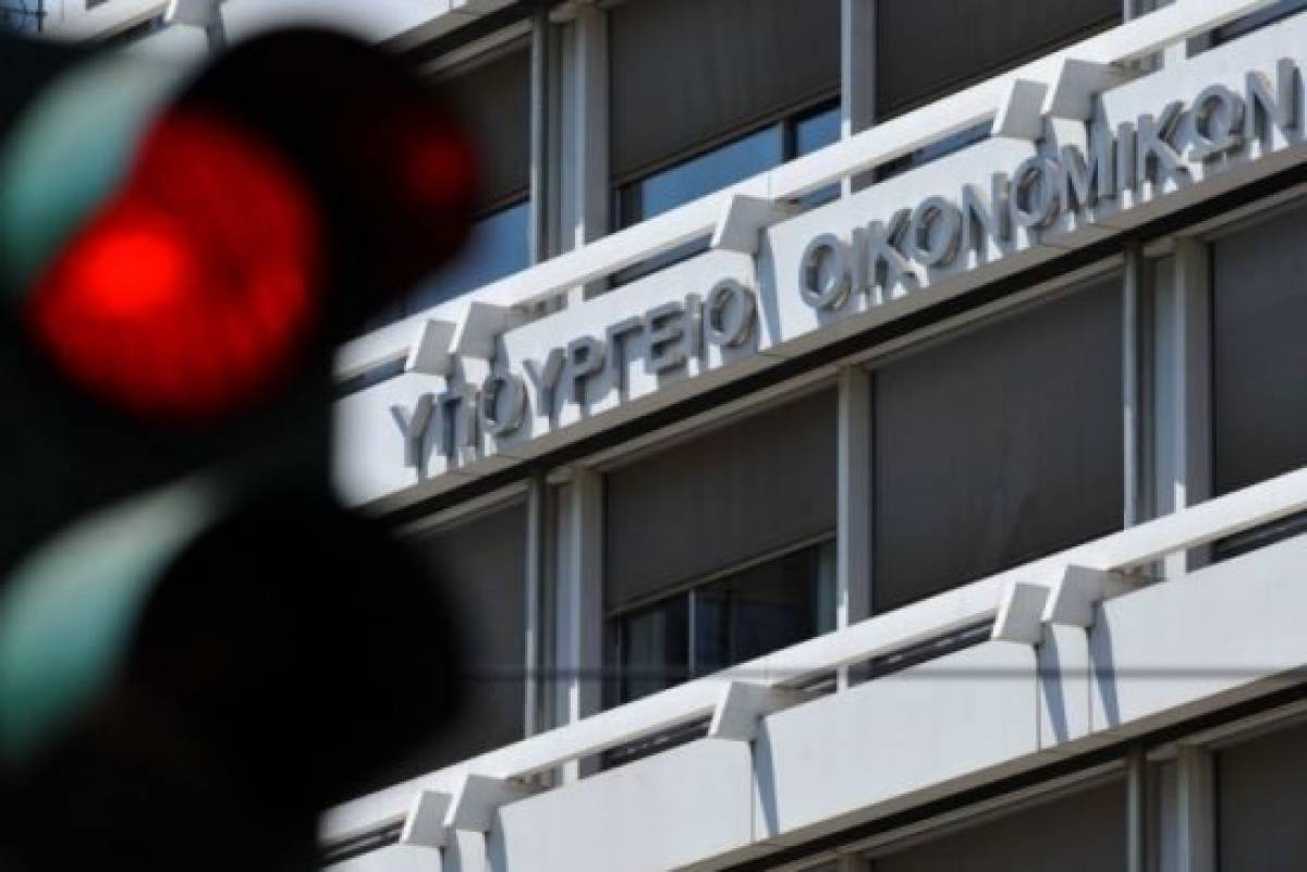 «Χειρόφρενο» στις μειώσεις φόρων, λόγω εσόδων και Βρυξελλών