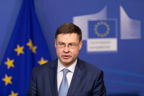 Απίστευτος Ντομπρόβσκις:Κανένα στοιχείο για απώλεια φορολογικών εσόδων από ξέπλυμα χρήματος