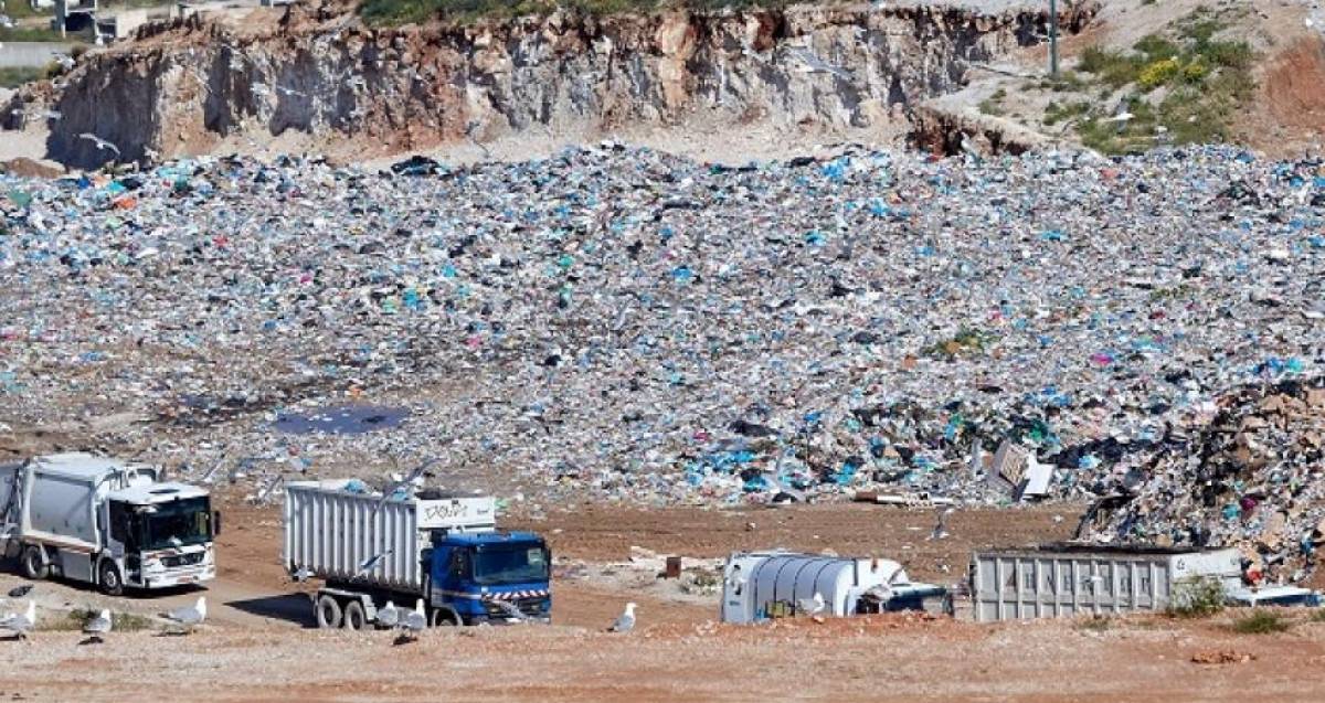 ΧΥΤΑ Φυλής: Προβλήματα στην αποκομιδή απορριμμάτων λόγω της φωτιάς