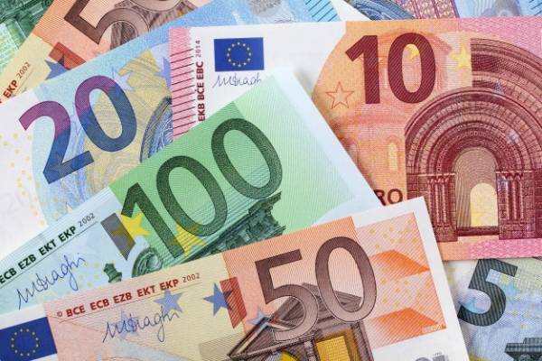 Μειώθηκαν τα «φέσια» του Δημοσίου το Νοέμβριο-Αυξήθηκαν οι επιστροφές φόρων