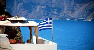 ΙΝΣΕΤΕ: Μείωση 30% στη μέση κατά κεφαλήν τουριστική δαπάνη