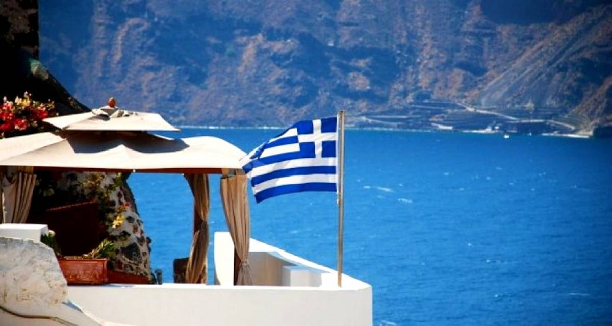 ΙΝΣΕΤΕ: Μείωση 30% στη μέση κατά κεφαλήν τουριστική δαπάνη