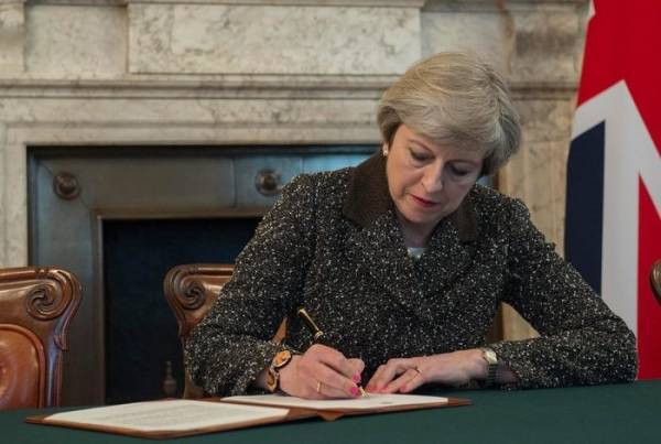 Brexit: Τι είναι το backstop στα ιρλανδικά σύνορα