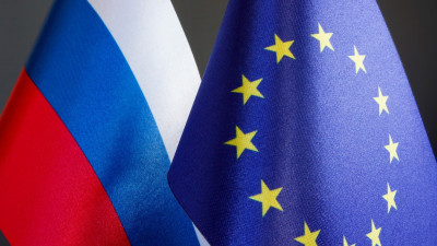 Δεν... περνάει στην ΕΕ η απαγόρευση βίζας σε Ρώσους