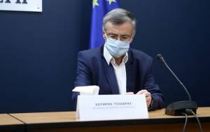 Τσιόδρας:Τρεις φορές πάνω τα πραγματικά κρούσματα-Η εικόνα στα νοσοκομεία (πίνακες)
