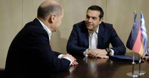 DW: Επιφυλακτικό το Βερολίνο για τη μη περικοπή των συντάξεων