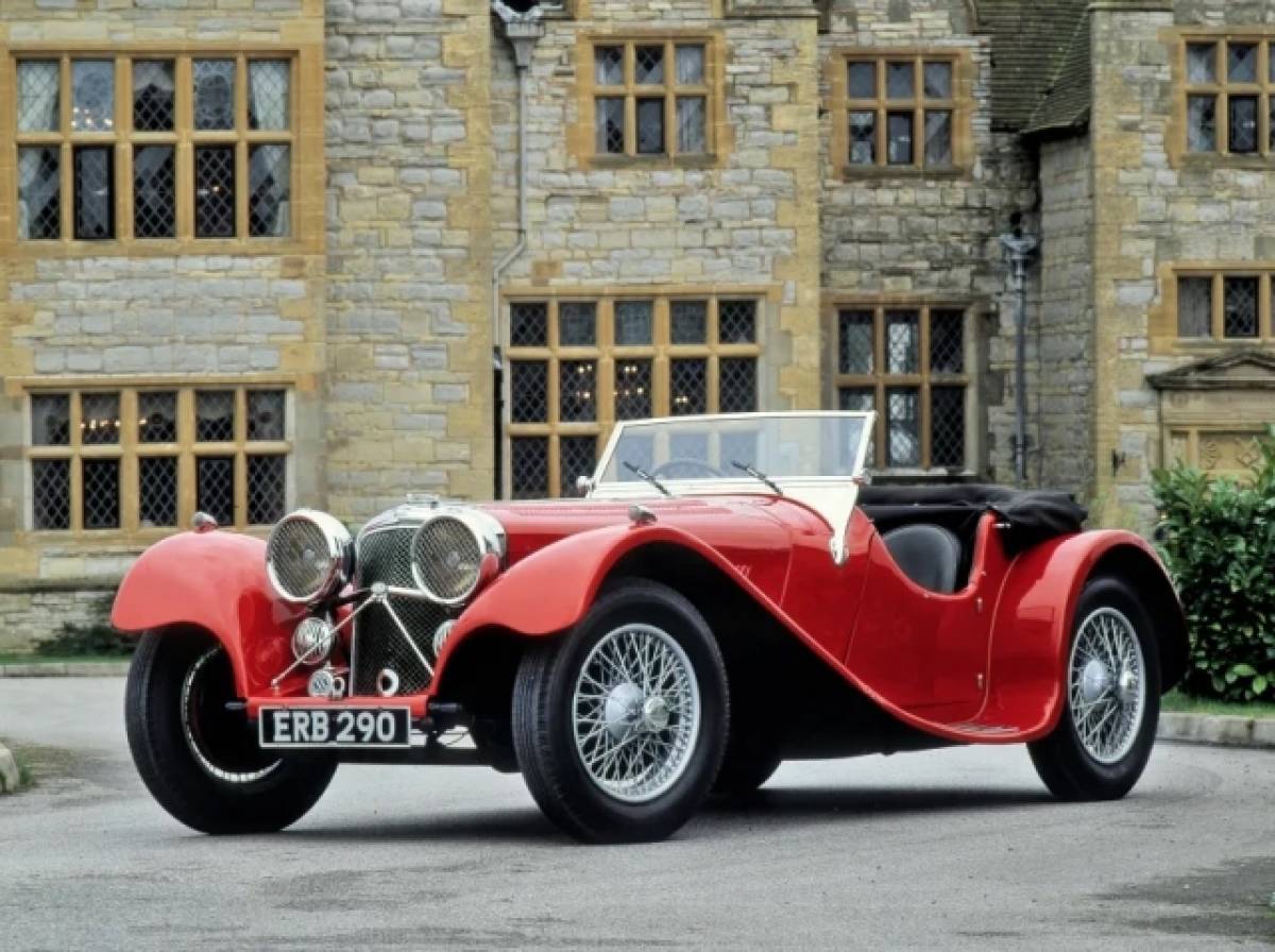 Από τις Jaguar XK120 και XK140 στην E-Type