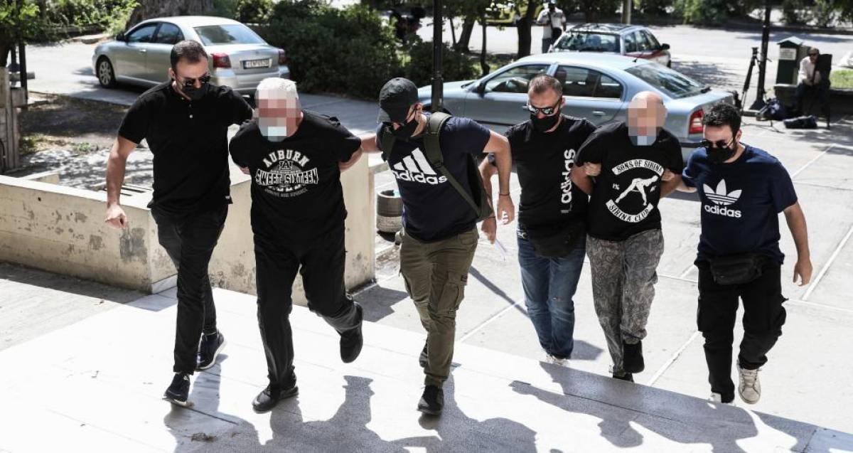 Ηλιούπολη: Σωρεία κακουργημάτων στους συλληφθέντες που εξέδιδαν 19χρονη
