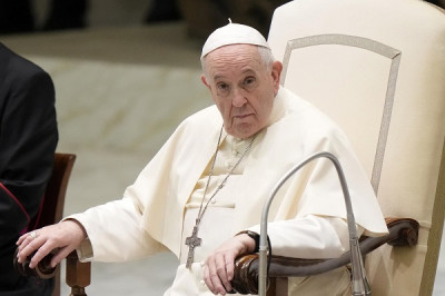 Βελτιώνεται σταδιακά η υγεία του Πάπα Φραγκίσκου