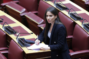 Βατσινά: Ευρωπαϊκή οδηγία η μείωση ΦΠΑ για σεισμόπληκτους-Άπραγη η κυβέρνηση