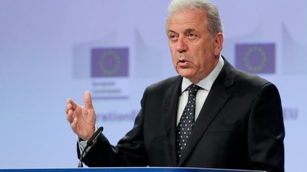 Επείγουσα έρευνα για τον Αβραμόπουλο διέταξε η Κομισιόν
