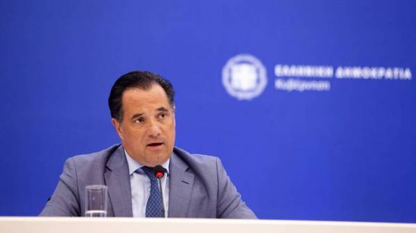 «Παράθυρο» Γεωργιάδη για λειτουργία νυχτερινών κέντρων μόνο ως Covid Free