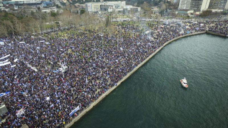 «Βούλιαξε» η Θεσσαλονίκη- Εκκωφαντικό το ελληνικό μήνυμα για το Σκοπιανό
