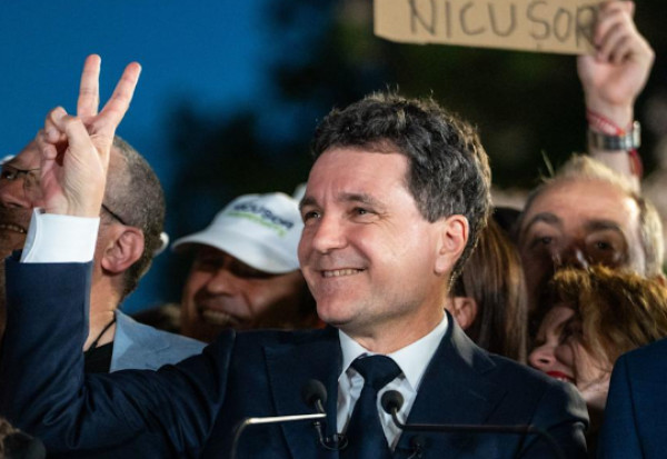 Εκλογές στη Ρουμανία: Ανατροπή και νίκη για τον φιλοευρωπαίο Νταν