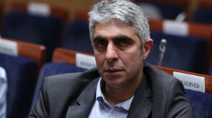ΣΥΡΙΖΑ: Απομακρύνεται από επιστημονικός συνεργάτης ο Γιώργος Τσίπρας