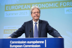 Τζεντιλόνι: Ανάγκη για νέο χρηματοδοτικό εργαλείο κοινού δανεισμού